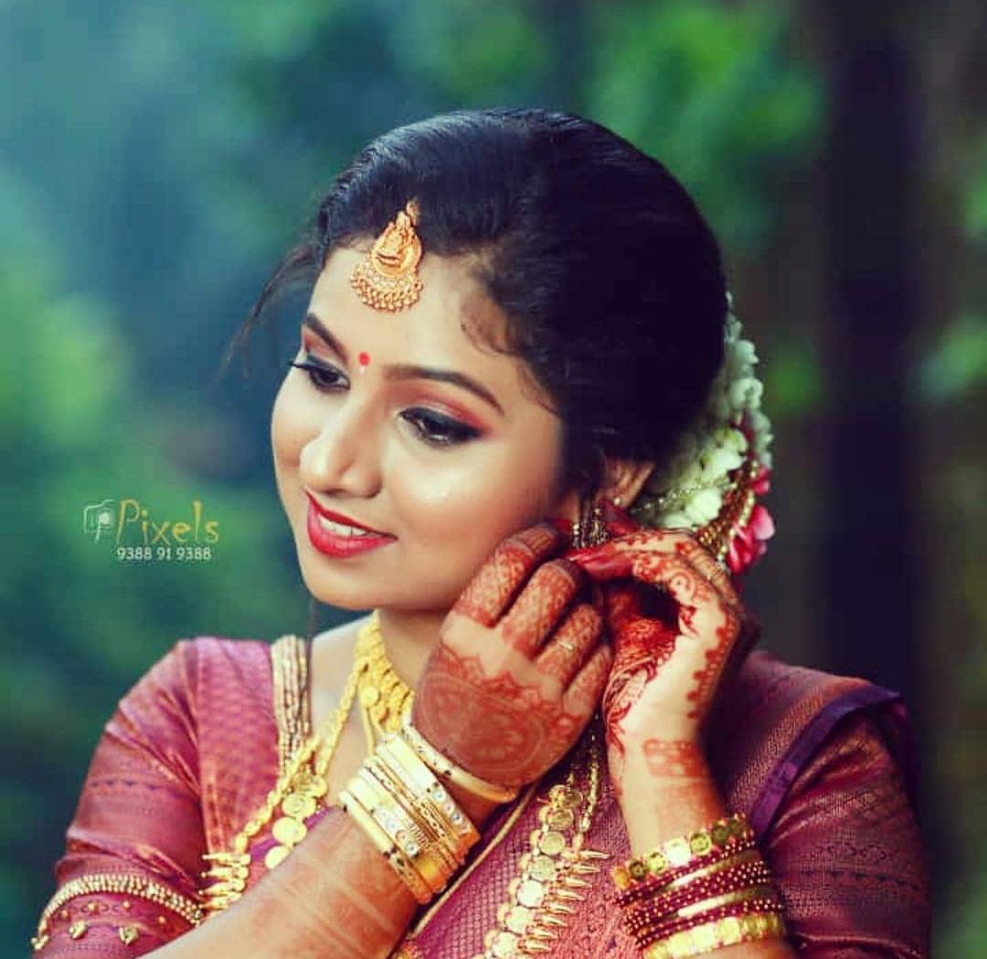 ANASWARA BEAUTY PARLOUR AND MAKEUP STUDIO POOKKAYIL